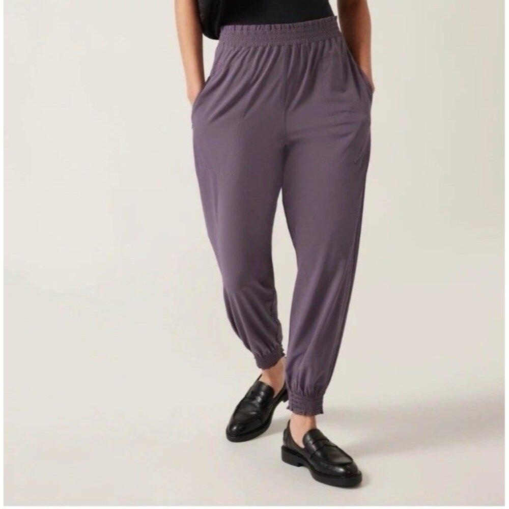 Athleta Savannah Featherweight Jogger Pants Size 4T Dusk Violet High Rise EUC